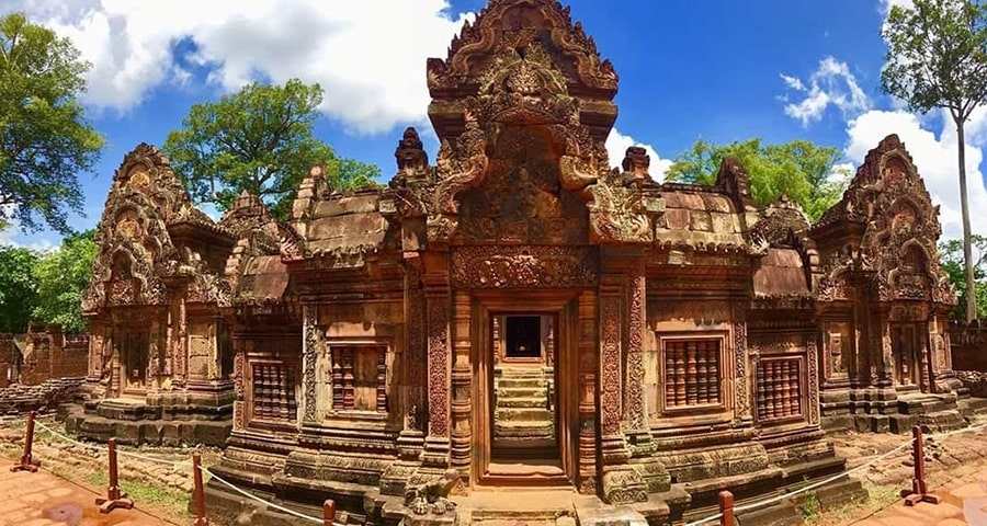 Banteay Srei temple
